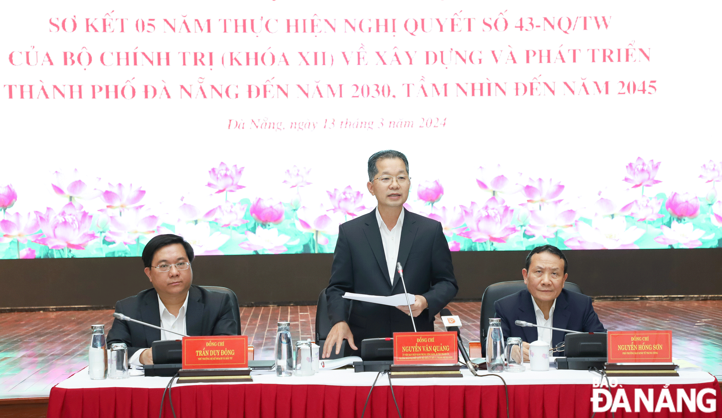 Bí thư Thành ủy Nguyễn Văn Quảng phát biểu tại hội nghị. Ảnh: NGỌC PHÚ