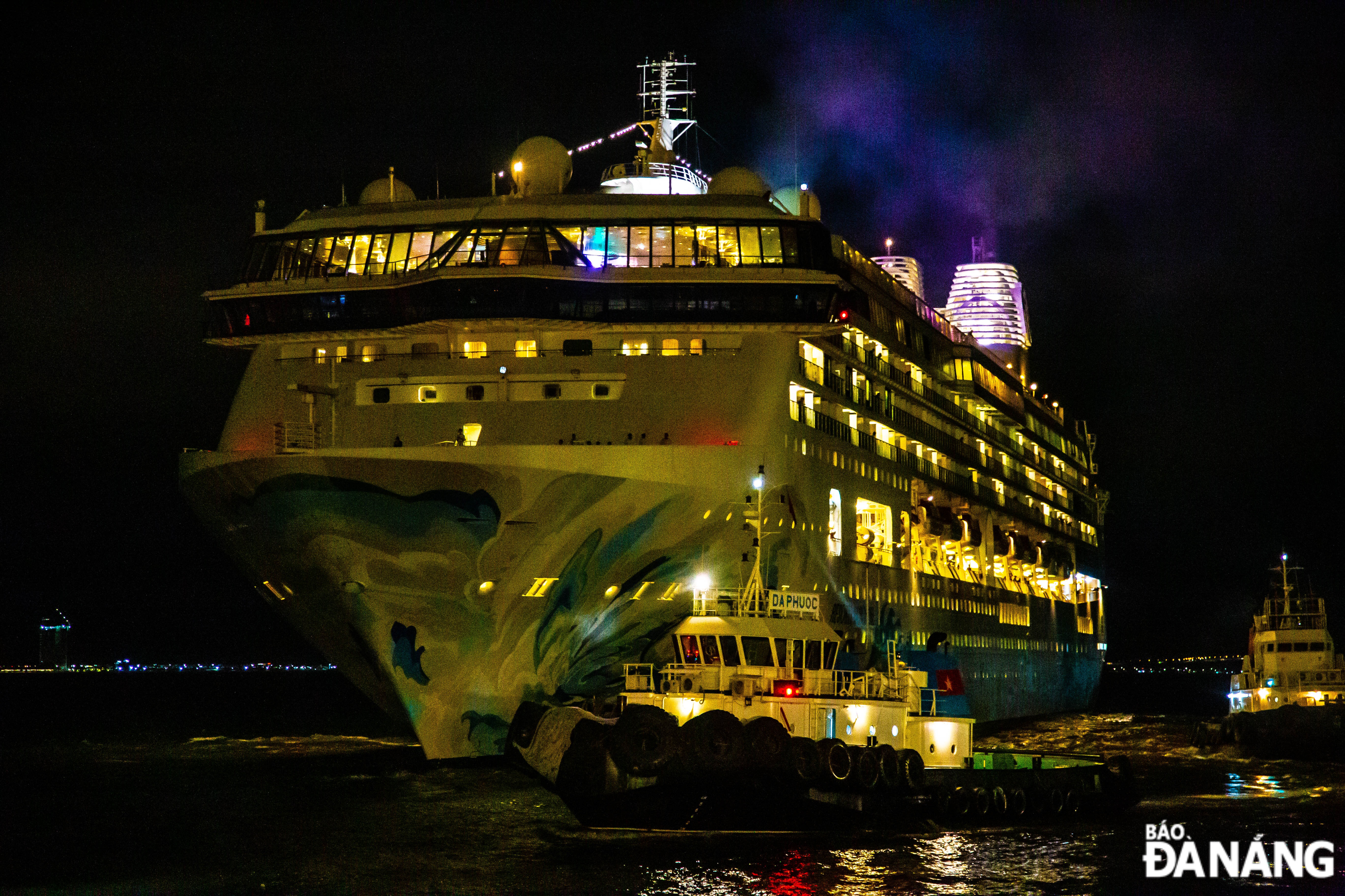 The Resorts World One cruise ship left Da Nang at 8:50 pm on March 20.