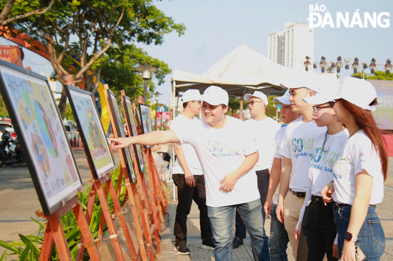 Visitors at the painting exhibition