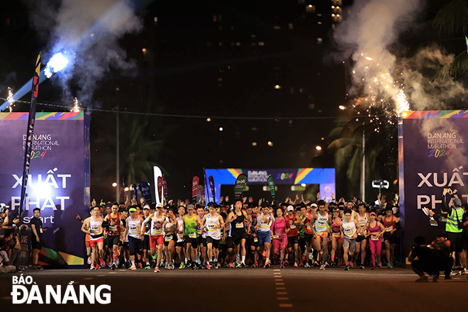 Runners starting the race