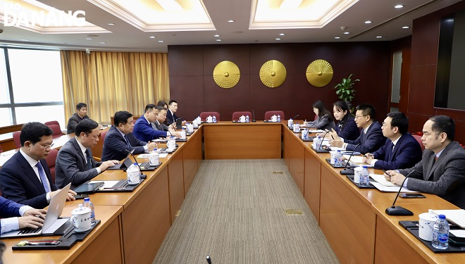 The Da Nang delegation worked with the National Administration of Financial Regulation in Shanghai. Photo courtesy of the delegation