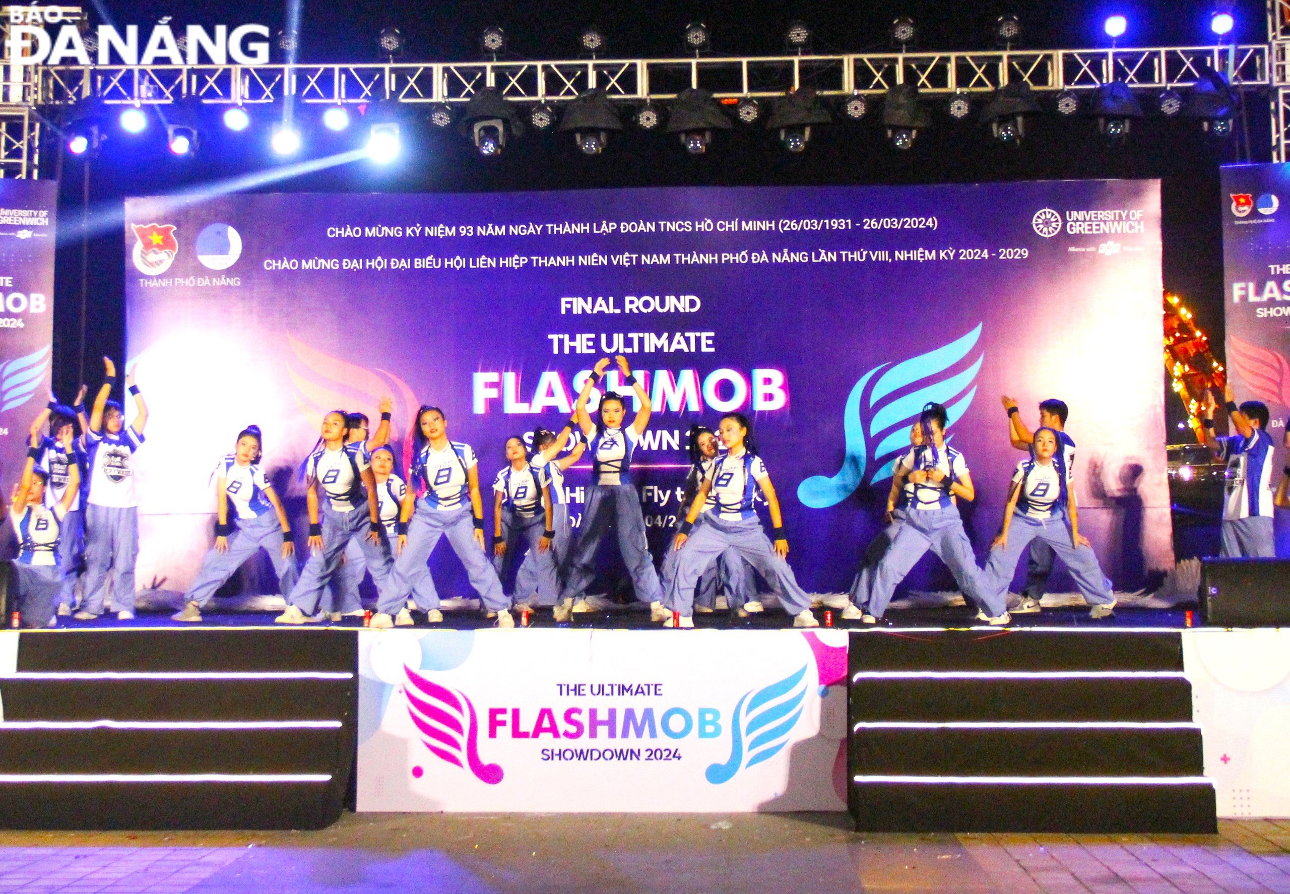 Cuộc thi nhảy hiện đại “The Ultimate Flashmob Showdown 2024” với chủ đề “Ước mơ, thanh xuân và tuổi trẻ” thu hút đông đảo người dân, du khách