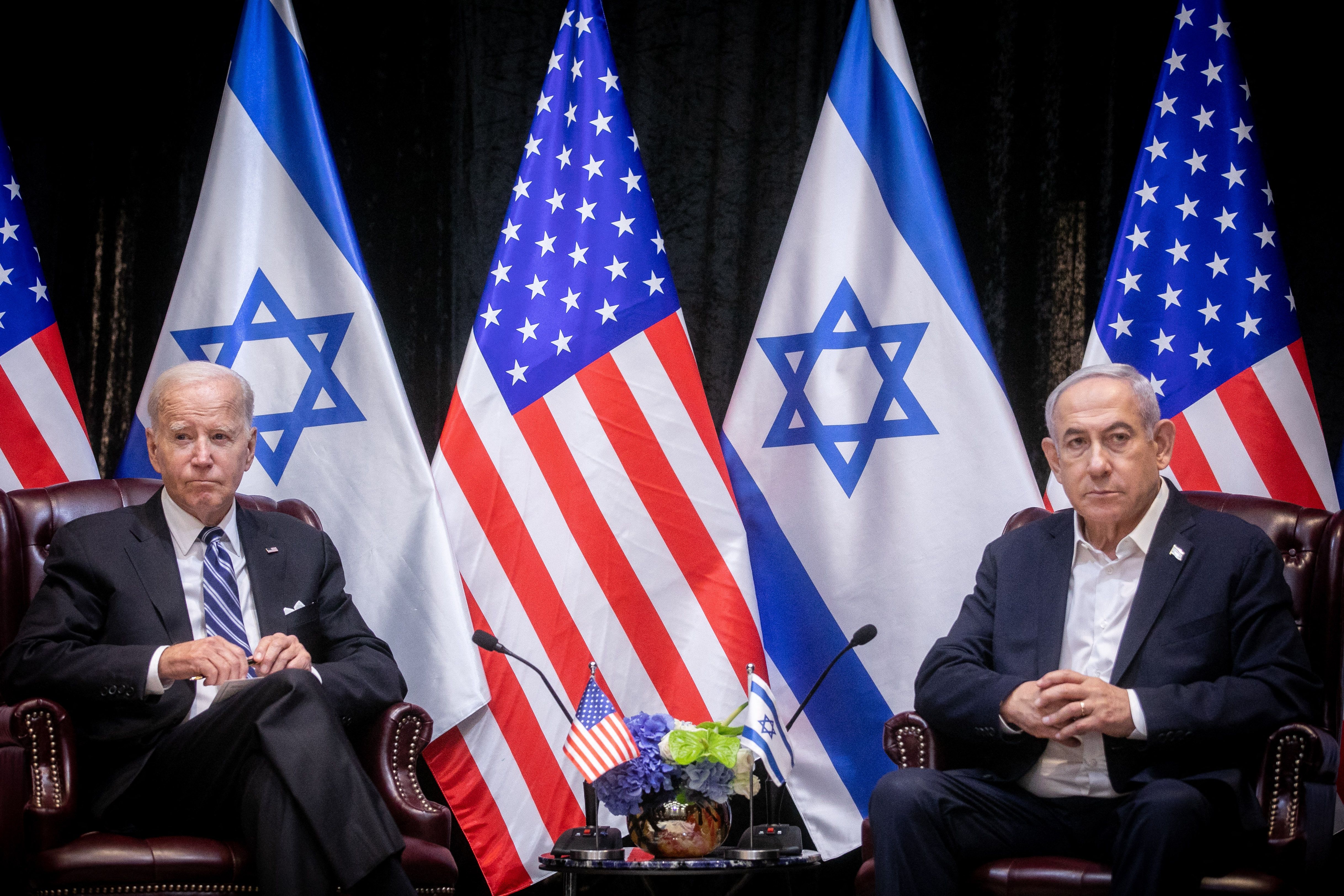 Tổng thống Mỹ Joe Biden (bên trái) và Thủ tướng Israel Benjamin Netanyahu. Ảnh: AFP