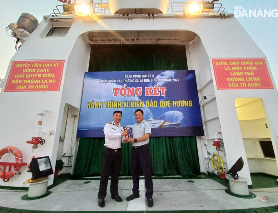 Tổng kết  chuyến công tác, Quân chủng Hải quân biểu dương những đóng góp tích cực