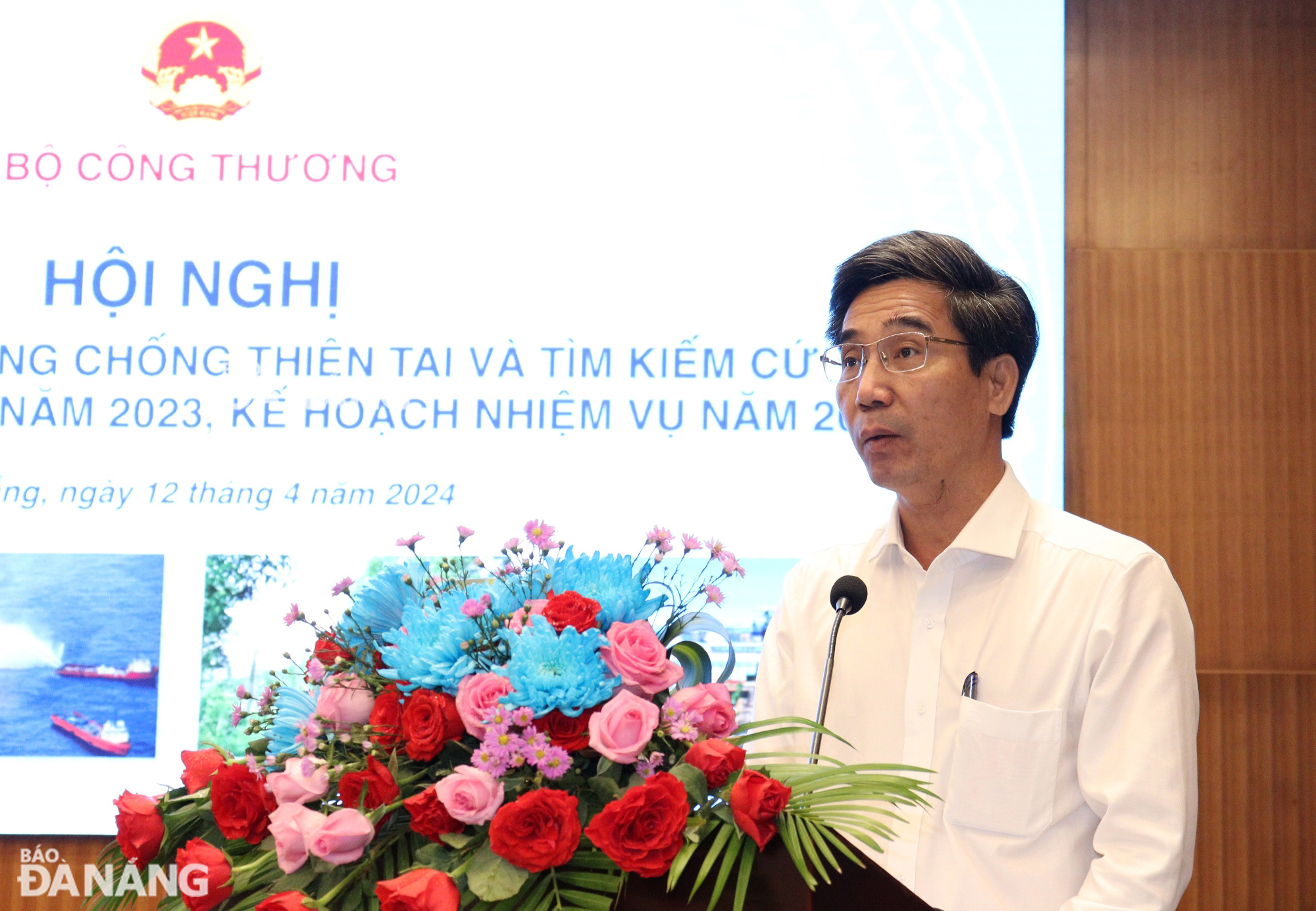 Phó Chủ tịch UBND thành phố Đà Nẵng Trần Chí Cường phát biểu tại hội nghị. Ảnh: HOÀNG HIỆP