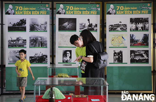 A family visits the exhibition