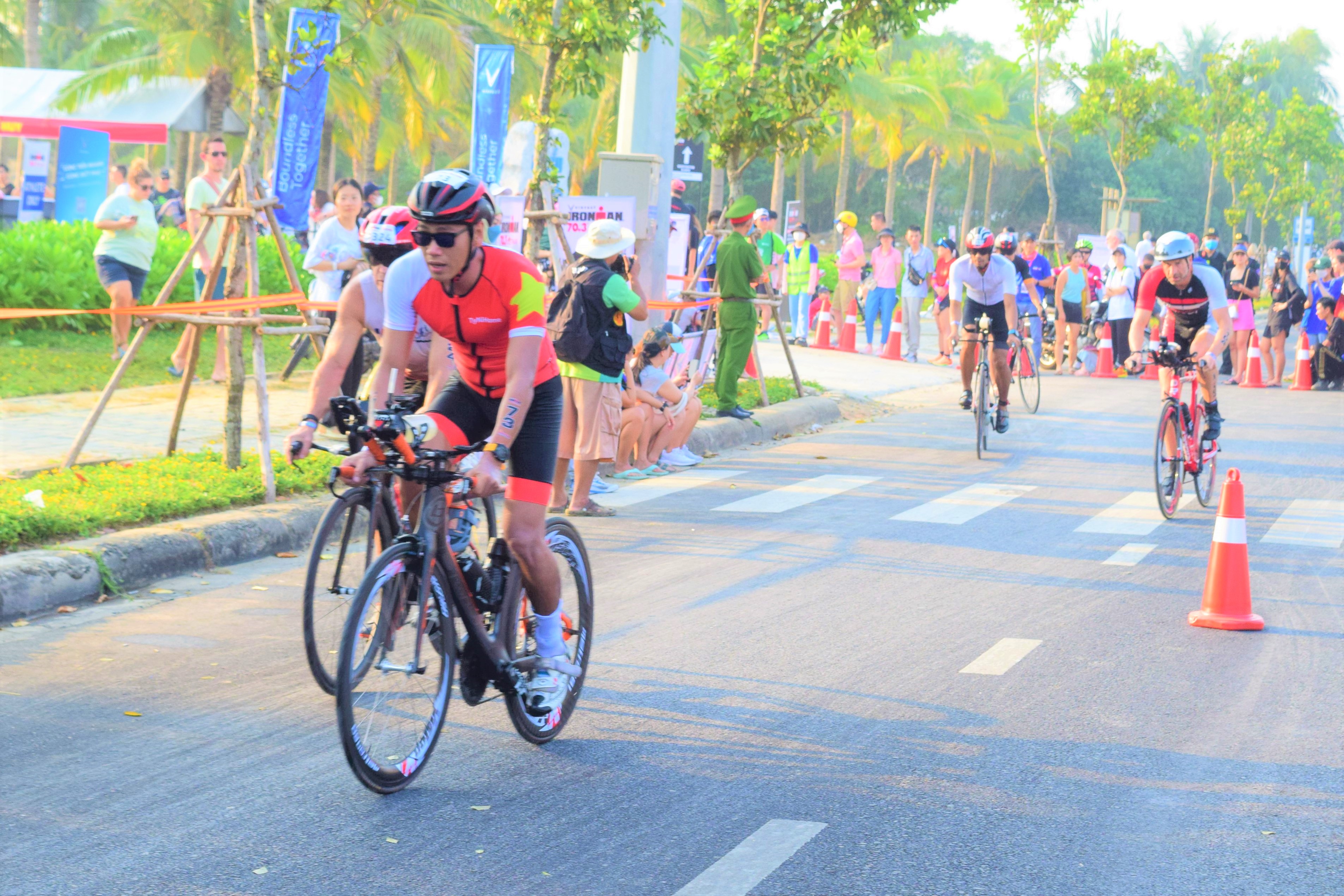 Gần 3.000 vận động viên tranh tài cuộc thi VinFast IRONMAN 70.3 Việt Nam 2024