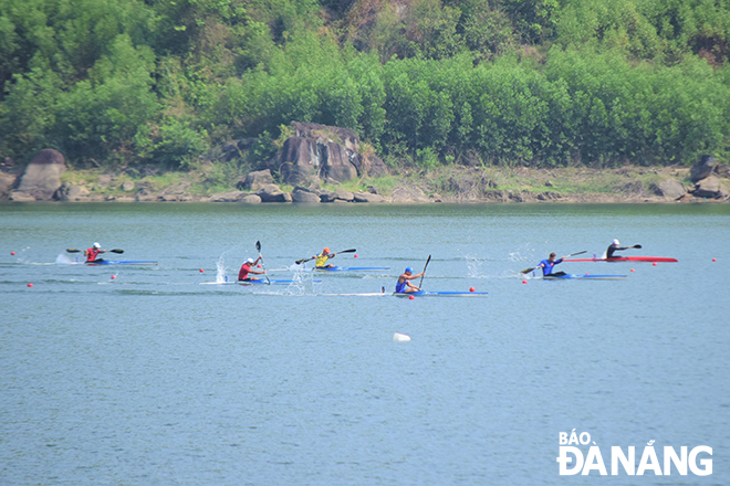 Đà Nẵng giành 8 huy chương Vàng tại giải đua thuyền rowing và canoeing vô địch các câu lạc bộ toàn quốc