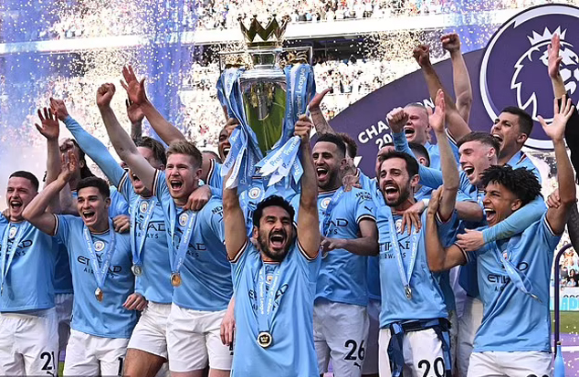 Man City lần thứ 4 liên tiếp vô địch Premier League