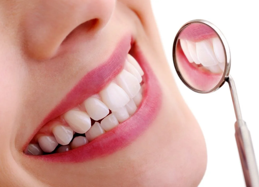 Trồng răng implant có đau không? Có gây ra tác dụng phụ nào sau cấy ghép?
