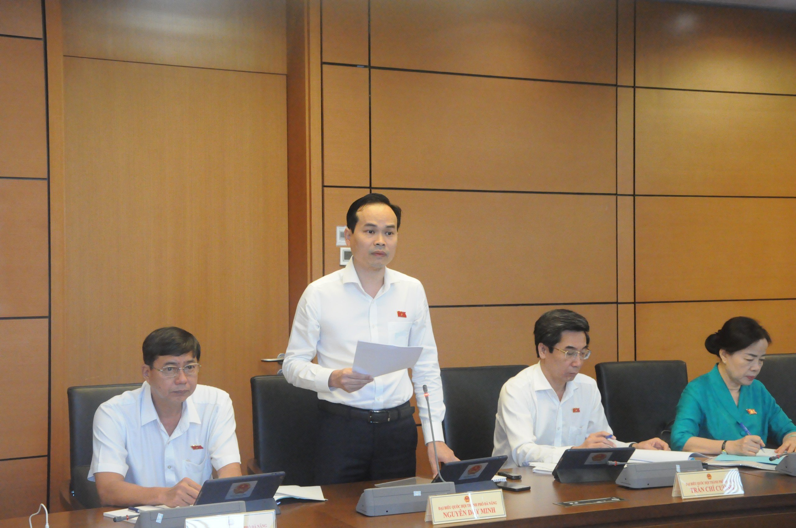 Đoàn đại biểu Quốc hội thành phố Đà Nẵng góp ý về kế hoạch phát triển kinh tế-xã hội