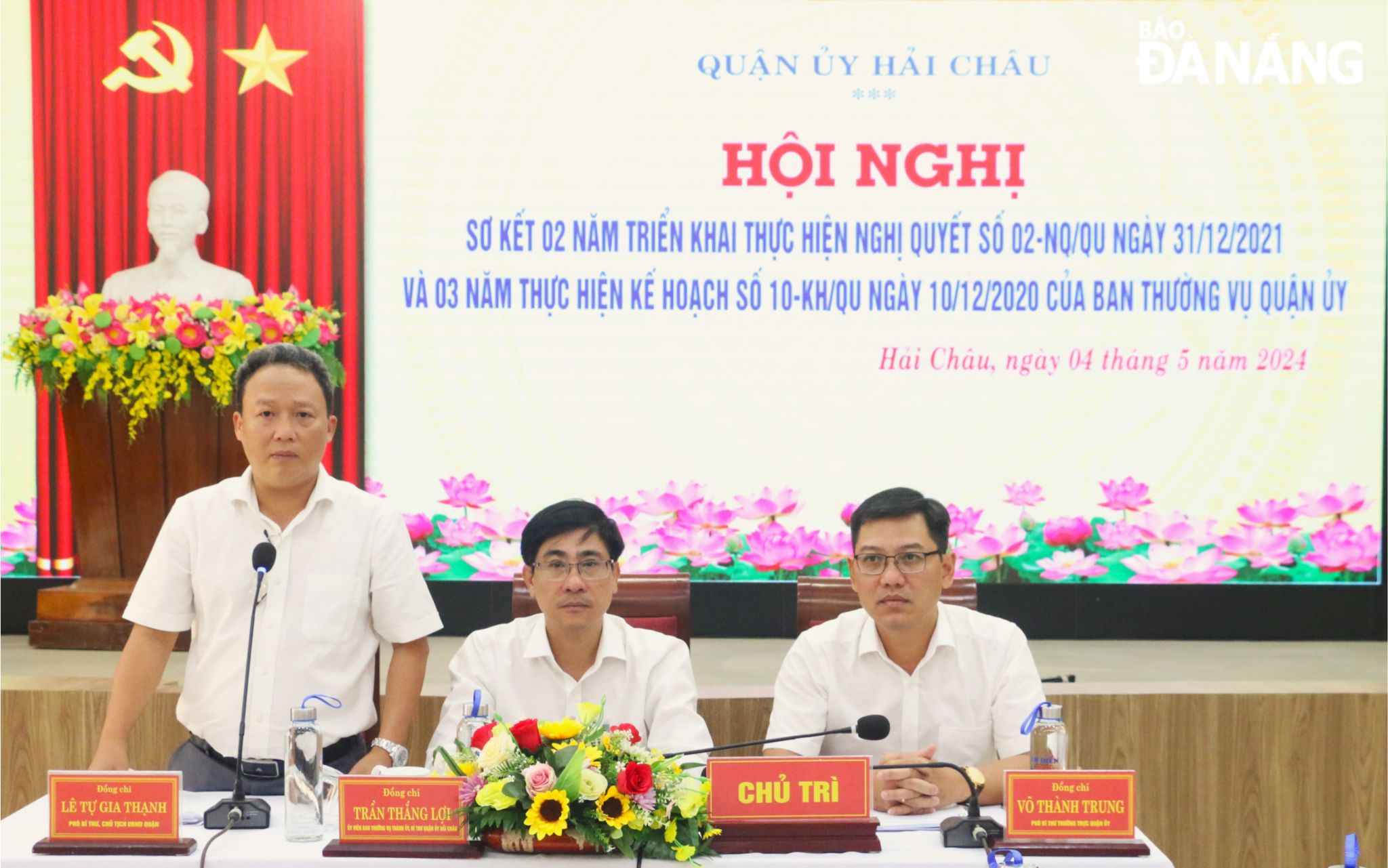 Lãnh đạo Thường trực Quận ủy Hải Châu chủ trì hội nghị. Ảnh: T.P