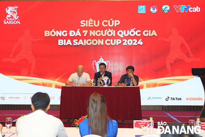 The organising board provides information about the 2024 National 7-a-side Football Super Cup match between Hieu Hoa Quahaco and Dai Tu FC.