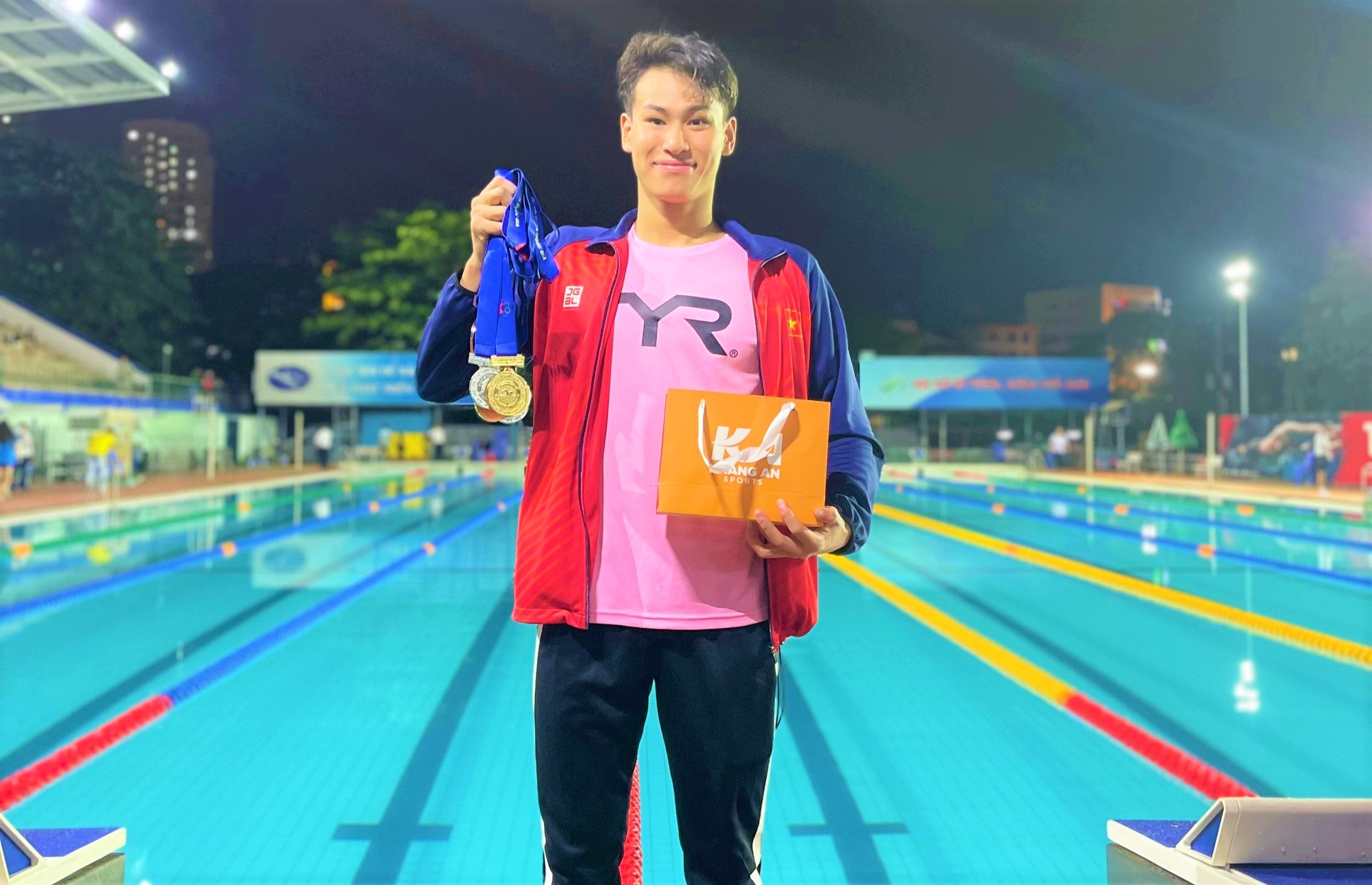 Nguyen Viet Tuong is one of the promising young swimmer who has made many contributions to the Da Nang swimming team. Photo courtesy of the character