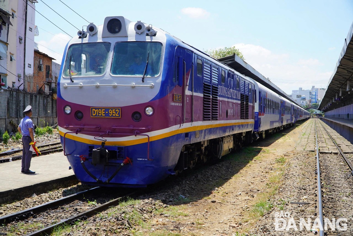 The High quality train running between Da Nang and HCMC. Photo: PHUONG UYEN