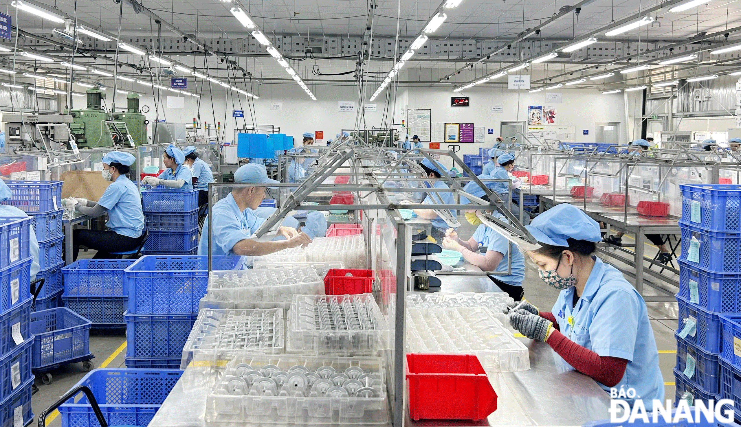 Hoạt động sản xuất tại Công ty TNHH Daiwa Việt Nam (quận Liên Chiểu) - doanh nghiệp đạt giải Vàng Chất lượng quốc gia năm 2022. Ảnh: M.Q	