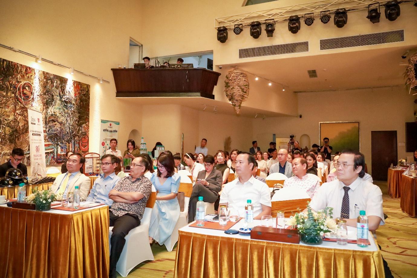Tọa đàm “Tầm soát sớm ung thư và đột quỵ với công nghệ tiên phong” thu hút nhiều doanh nhân tại TP. Hồ Chí Minh tham dự.