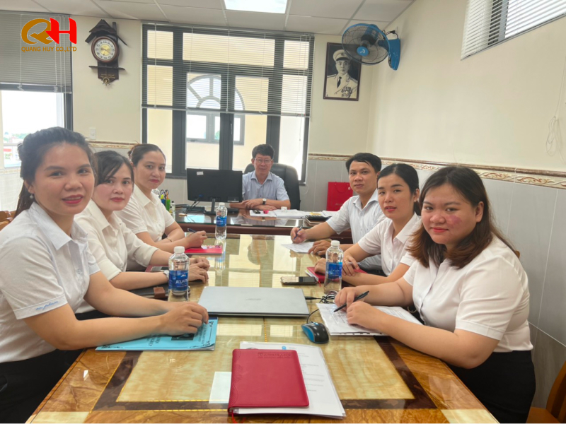 Đội ngũ luật sư và chuyên viên pháp lý có chuyên môn cao và dày dặn kinh nghiệm của Thuế Quang Huy.