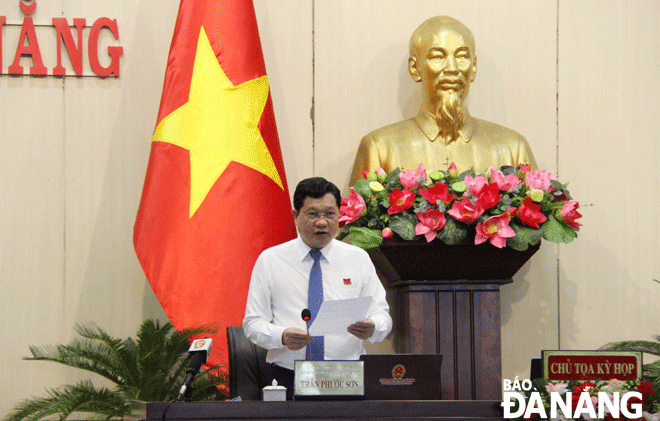 Phó Chủ tịch Thường trực phụ trách HĐND thành phố Trần Phước Sơn phát biểu khai mạc tại kỳ họp. Ảnh: TRỌNG HÙNG