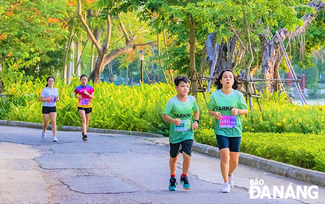 Runners at the Thanh Khe ParkRun 2024