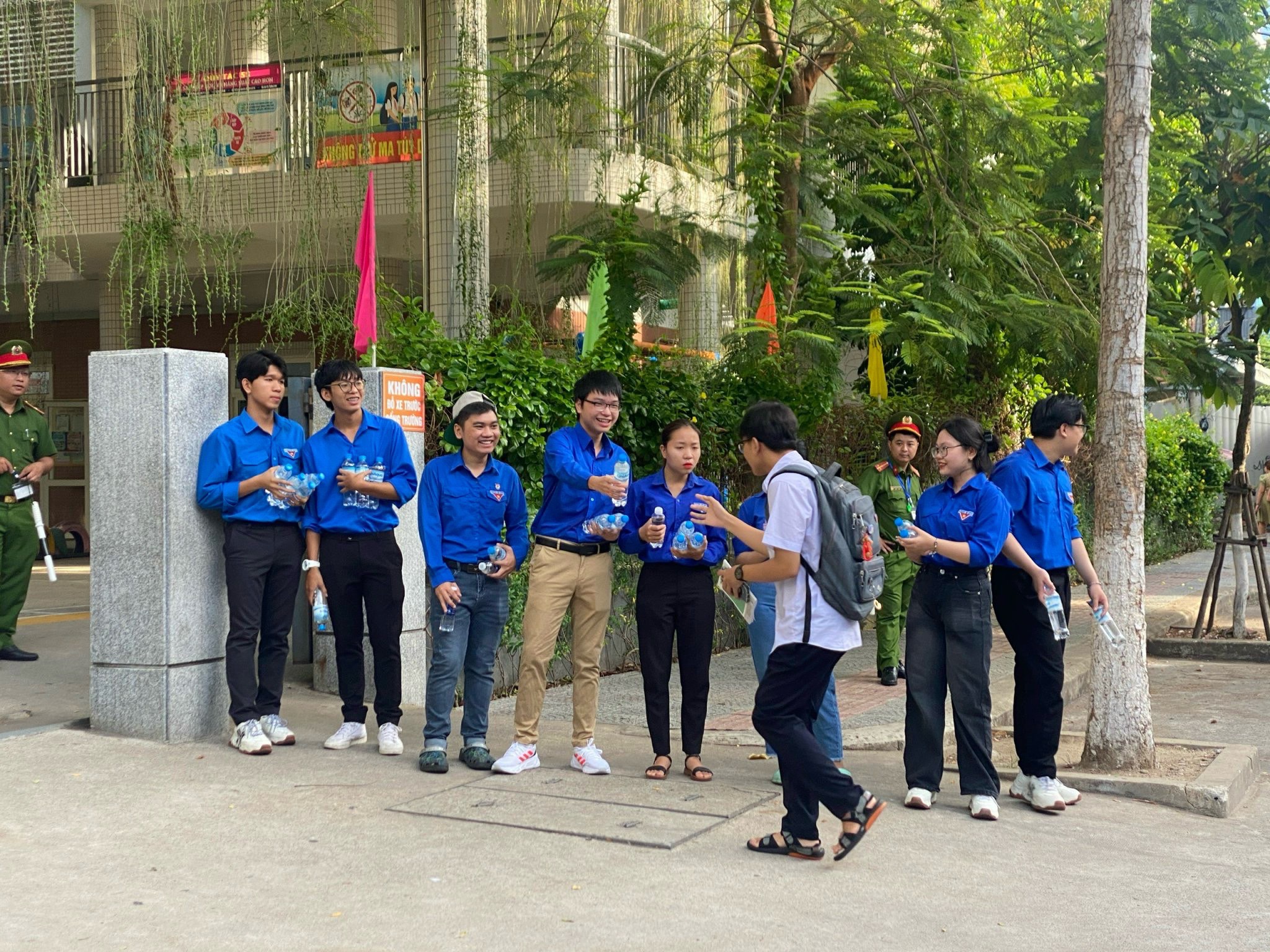 Mỗi đội hình tham gia tiếp sức mùa thi tối thiểu có 20 tình nguyện viên, tham gia hỗ trợ 33 điểm thi trên địa bàn thành phố