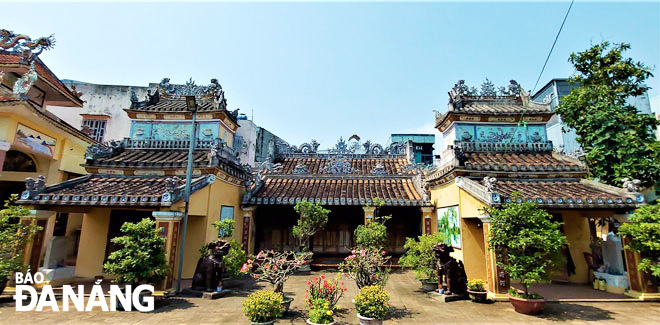 The Thac Gian village communal house follows the typical architectural layout of ancient village communal houses and temples, oriented from the gate, screen and courtyard, to main hall. Photo: T.Y