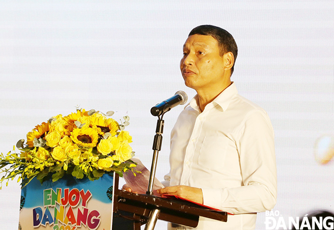 Vice Chairman of the Da Nang People's Committee Ho Ky Minh speaking at the event. Photo: THU HA