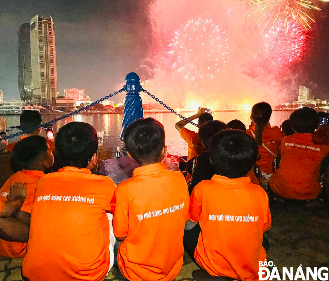 Mr. Nguyen Binh Nam hoped that this will be a beautiful memory for the childhood of highland children, thereby helping them have more experiences and motivation to strive in studying and changing their lives.