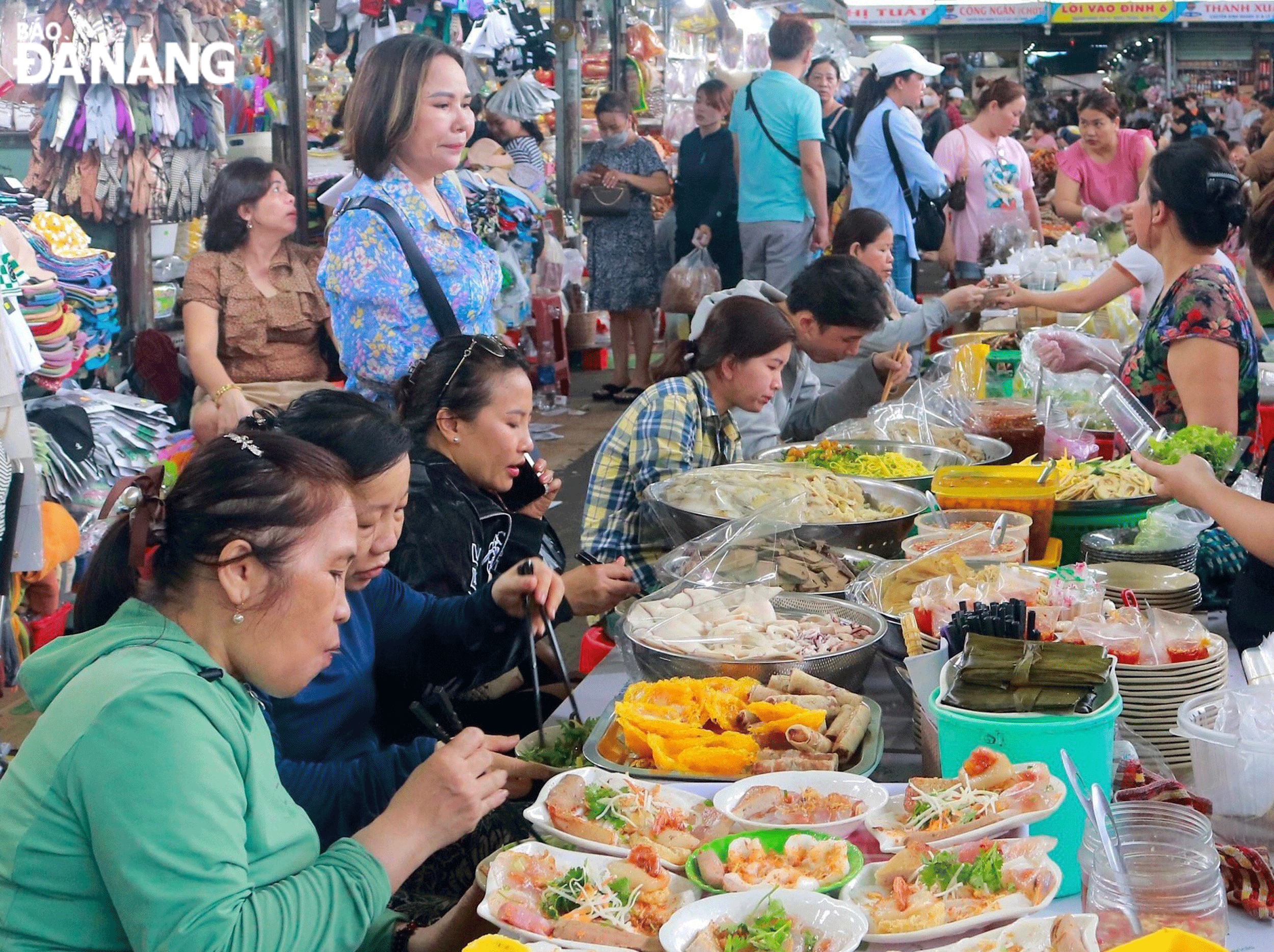 Các món ăn đặc trưng địa phương luôn thu hút khách du lịch.  Ảnh: DIỆP NHƯ