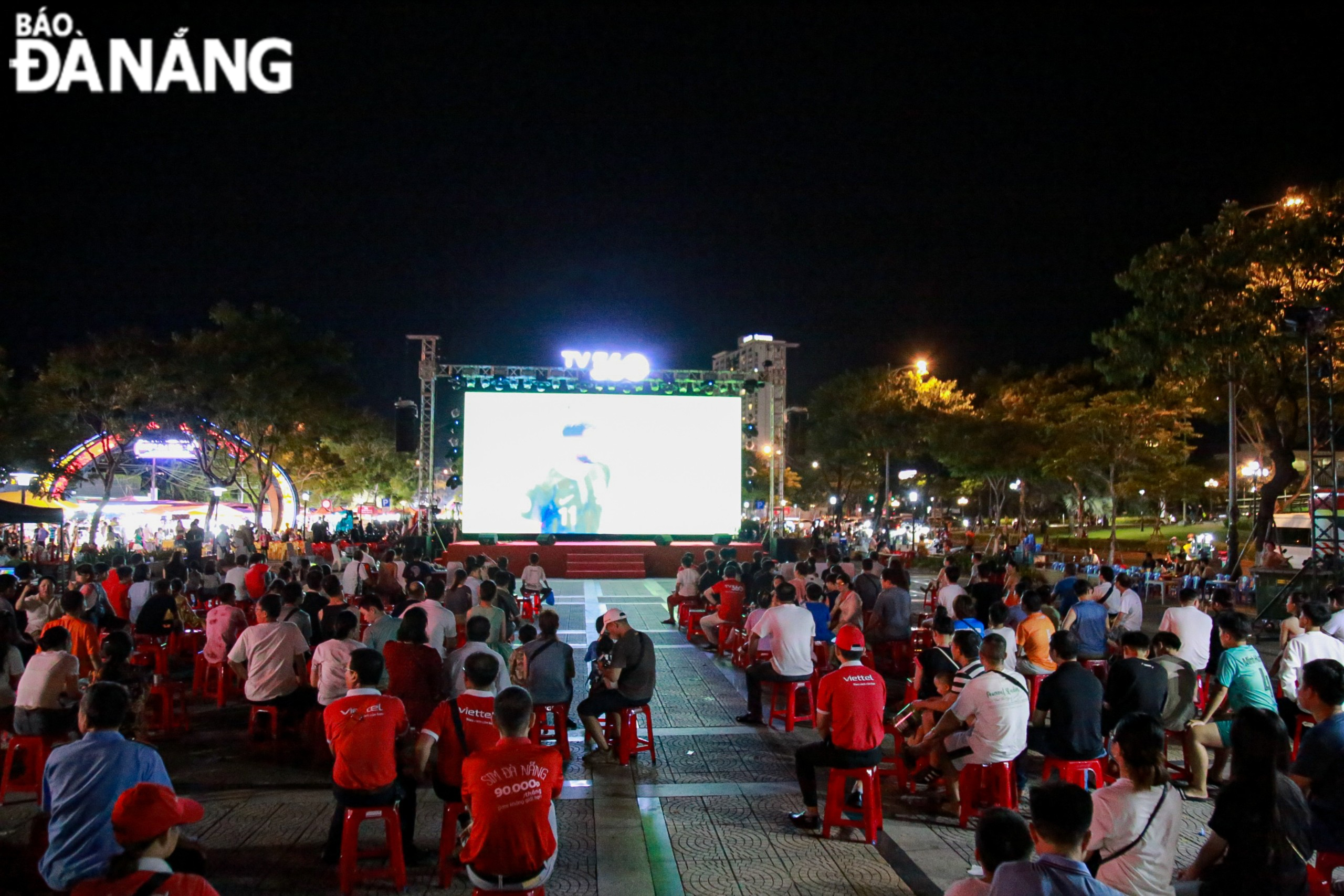 The activity aimed to connect football fans to cheer for their beloved teams.