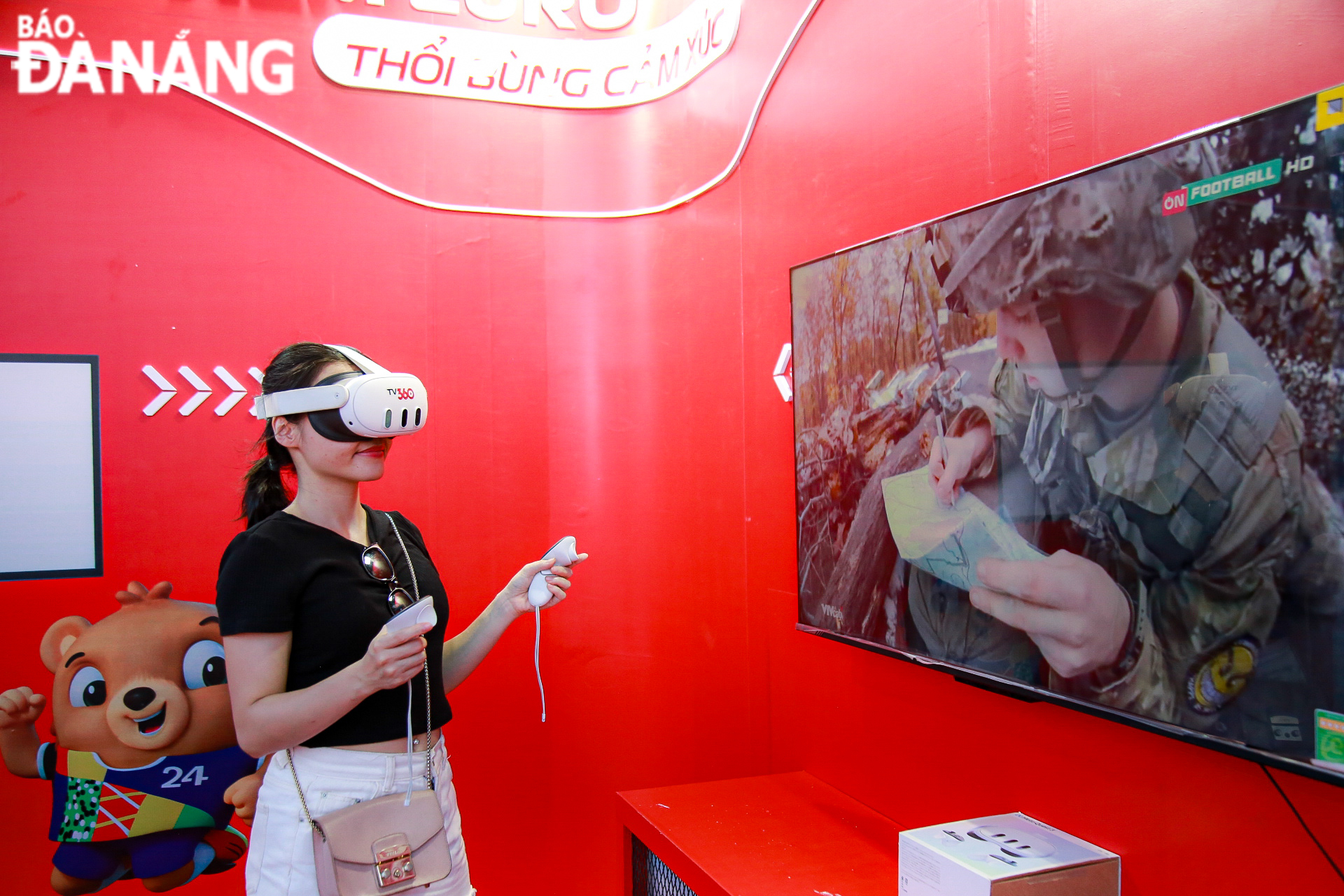 Visitors also experienced virtual reality (VR) glasses, TV360 digital television service and many other smart technologies.