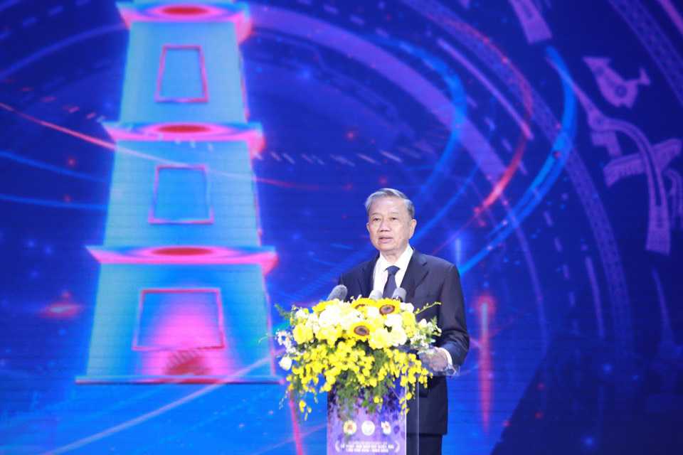 Chủ tịch nước Tô Lâm phát biểu tại Lễ trao Giải Báo chí Quốc gia lần thứ XVIII năm 2023. Ảnh: Nhan Sáng/TTXVN