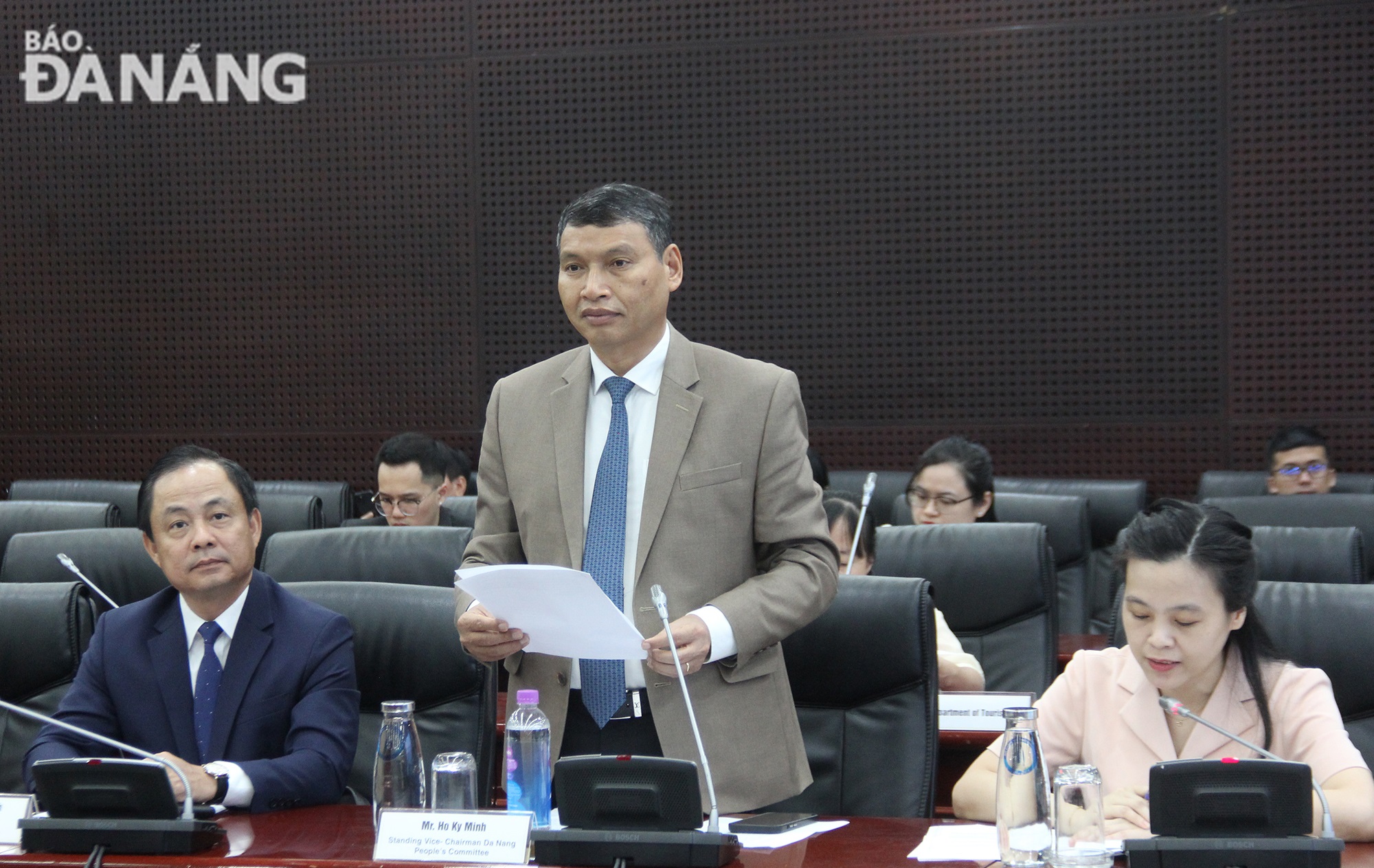 Permanent Vice Chairman of the Da Nang People's Committee Ho Ky Minh speaking at the launching ceremony. Photo: THANH LAN