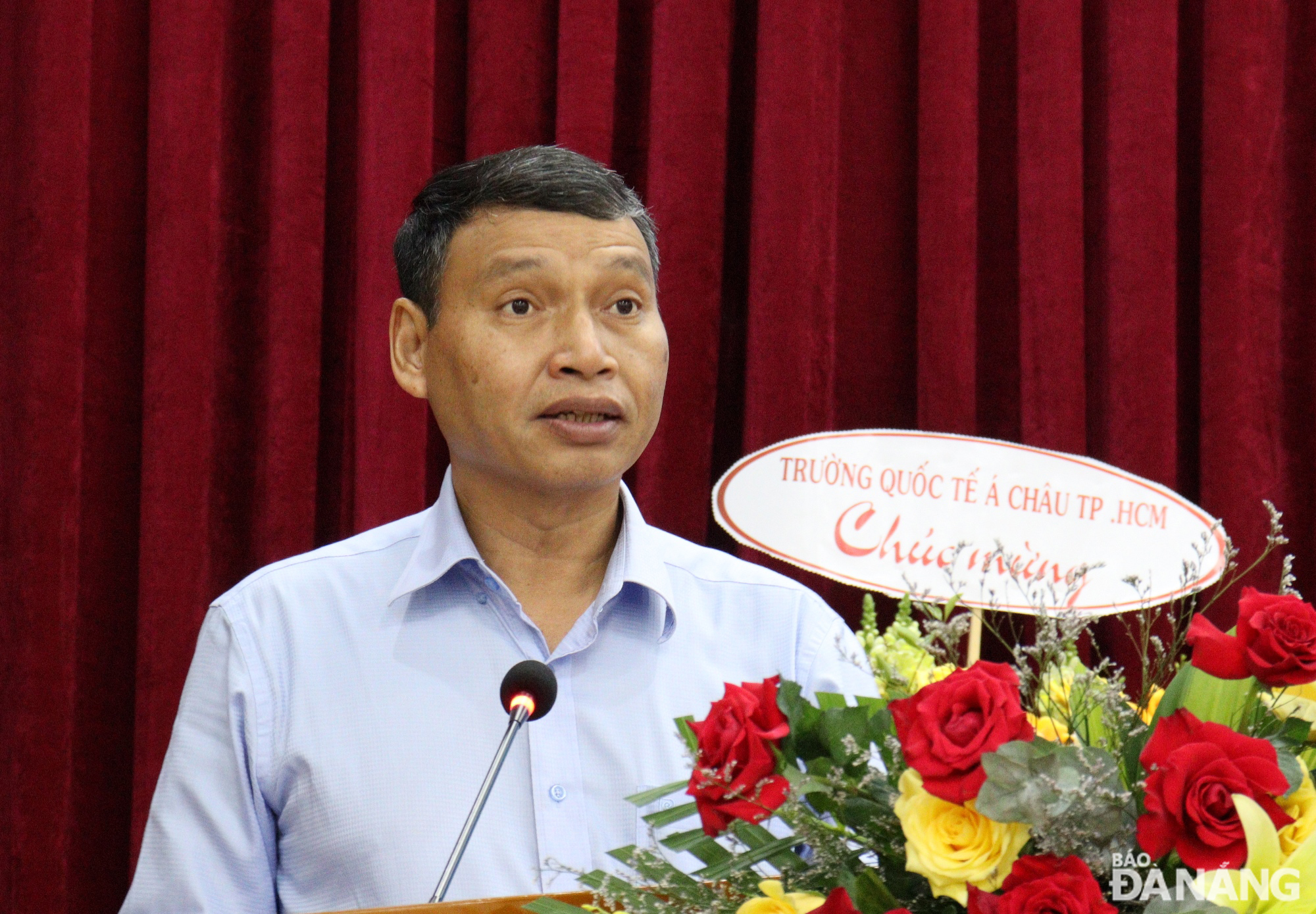 Permanent Vice Chairman of the municipal People's Committee Ho Ky Minh speaking at the event. Photo: HOANG HIEP