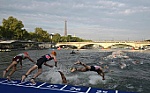 Vì sao thị trưởng Paris bơi ở sông Seine?