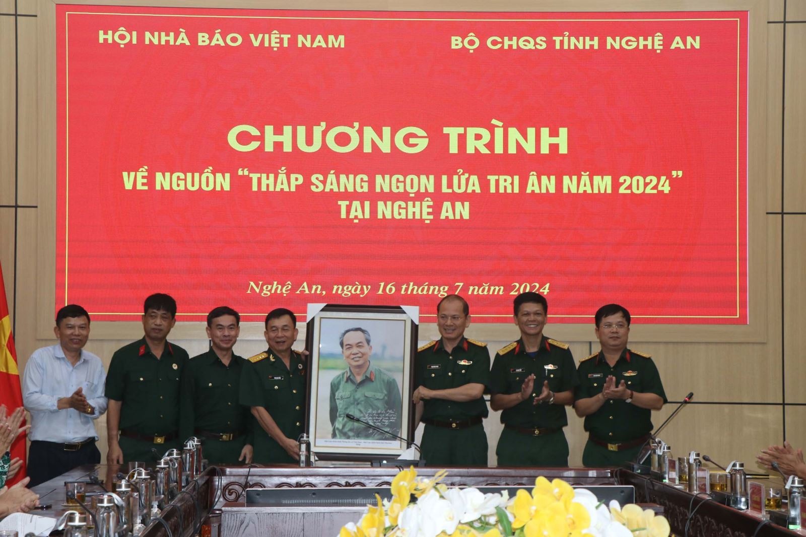 Hội Nhà báo Việt Nam triển khai chương trình 'Thắp ngọn lửa tri ân'