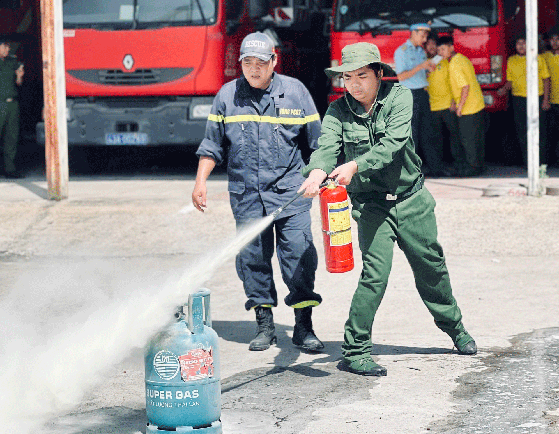 Lien Chieu District Youth Union organised the programme ‘Summer Day in the Army’ in 2024 for 120 students aged 12 - 16 in the district and neighbouring provinces. Photo: DVCC