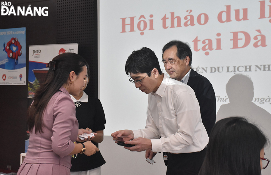 The seminar is an opportunity for parties to meet, connect, and cooperate in tourism development. Photo: THU HA