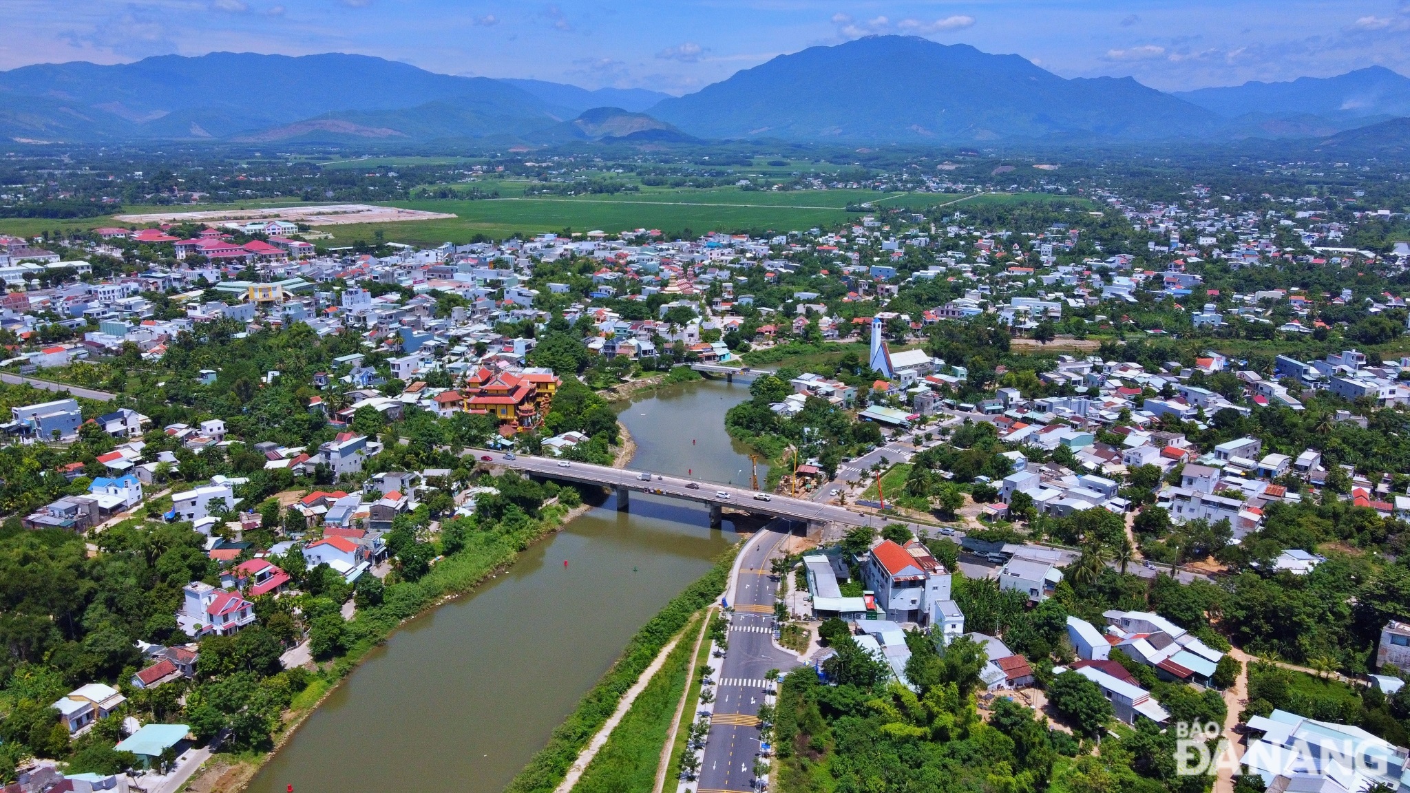 The Da Nang People's Committee assigns functional units to organize management, operation, maintenance and exploitation effectively, especially in the field of transportation and tourism area, harmoniously connected with residential areas along the route. Photo: XUAN SON