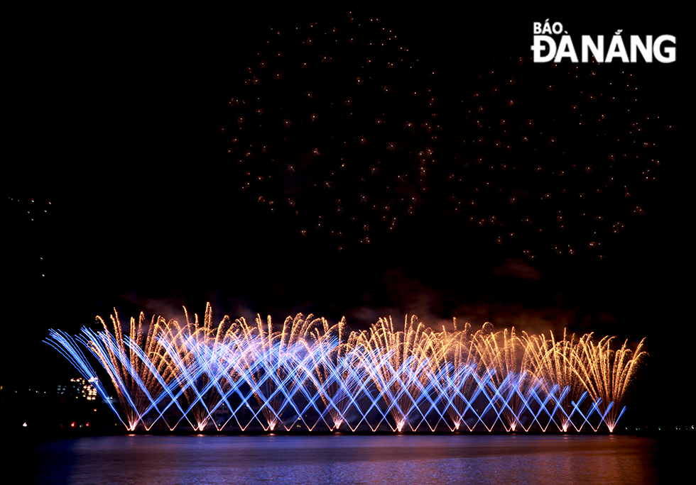 Colourful shapes created by the Chinese fireworks team