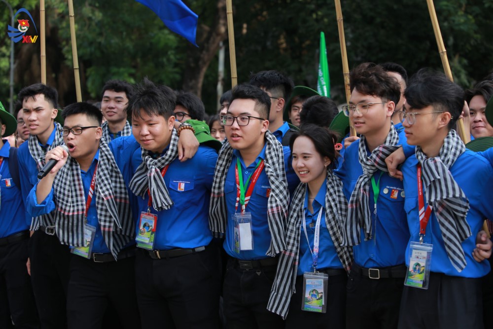 Sinh viên Đại học Bách khoa Hà Nội với tinh thần tình nguyện xung phong đầy nhiệt huyết