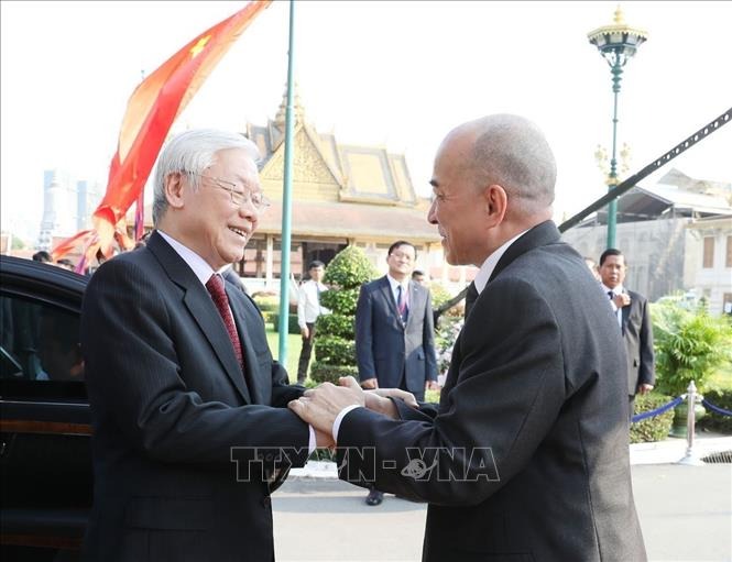 Quốc vương Norodom Sihamoni đón Tổng Bí thư, Chủ tịch nước Nguyễn Phú Trọng thăm cấp Nhà nước tới Campuchia (Phnom Penh, 25-2-2019). Ảnh: Trí Dũng/TTXVN