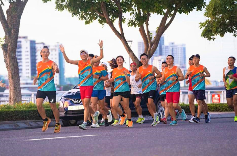 Các thành viên CLB Đà Nẵng Runners tham gia chạy bộ. Ảnh: Đà Nẵng Runners	