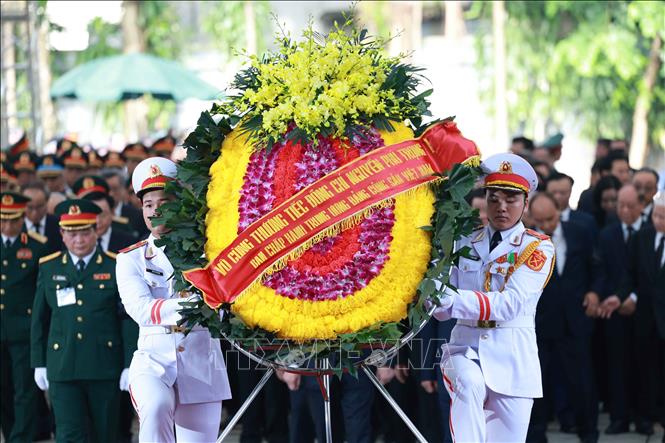 Vòng hoa của Đoàn Ban Chấp hành Trung ương Đảng vào viếng Tổng Bí thư Nguyễn Phú Trọng. Ảnh: TTXVN