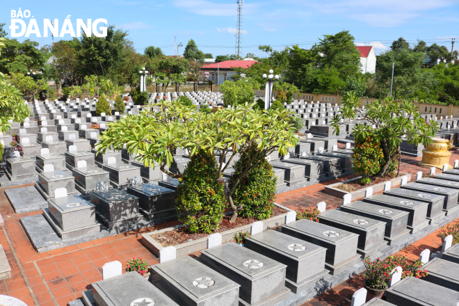 Due to diligent care, the Hoa Tien Martyrs' Cemetery remains in excellent condition. 