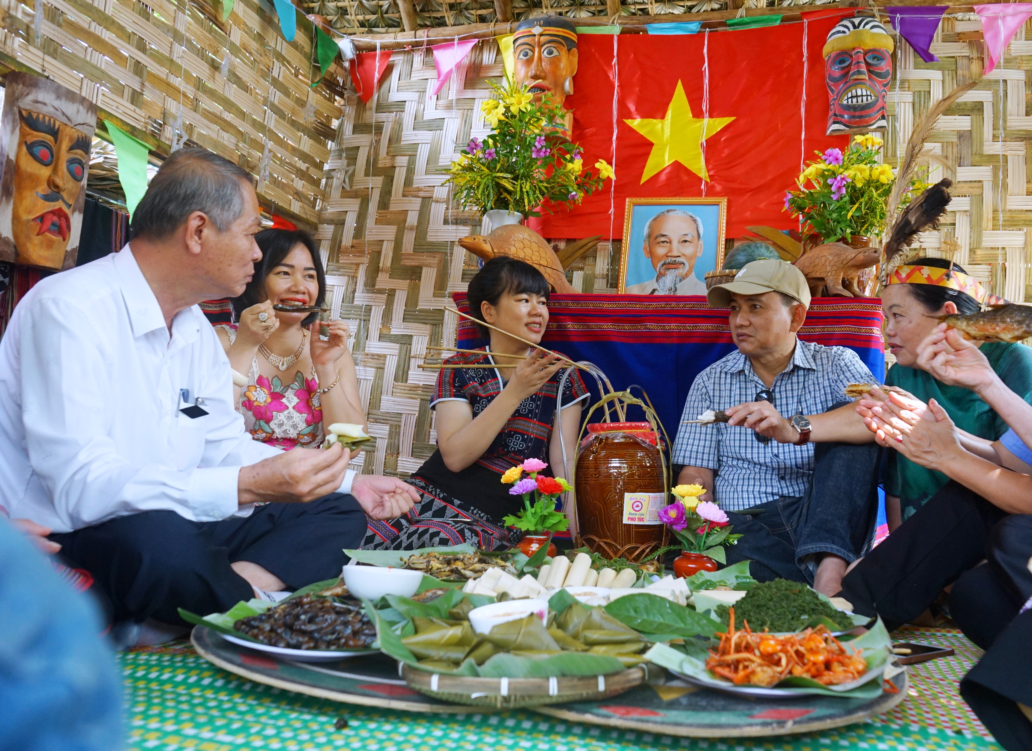 Cơm rừng, rượu trời