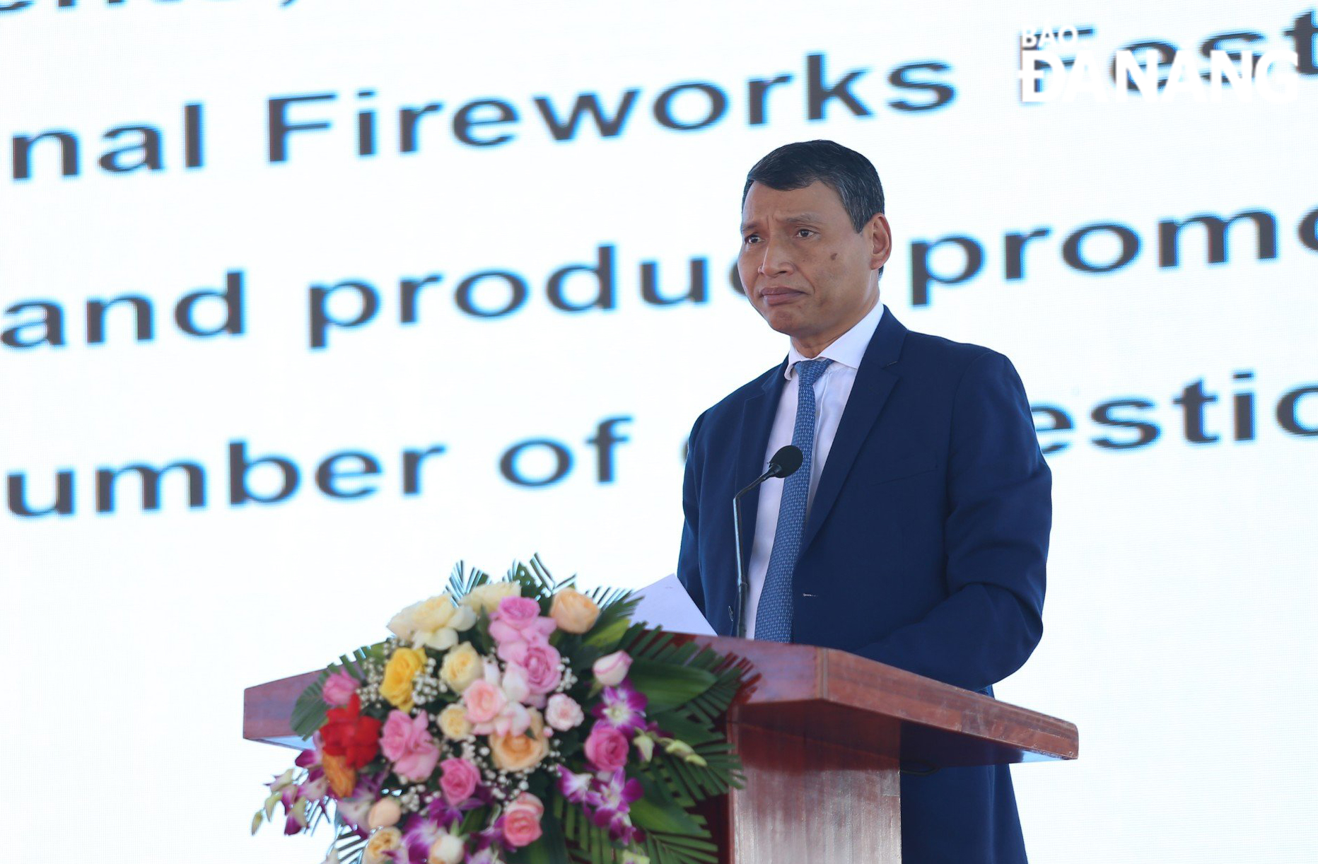 Standing Vice Chairman of the Da Nang People's Committee Ho Ky Minh delivering his opening speech at the EWEC - Da Nang Fair 2024