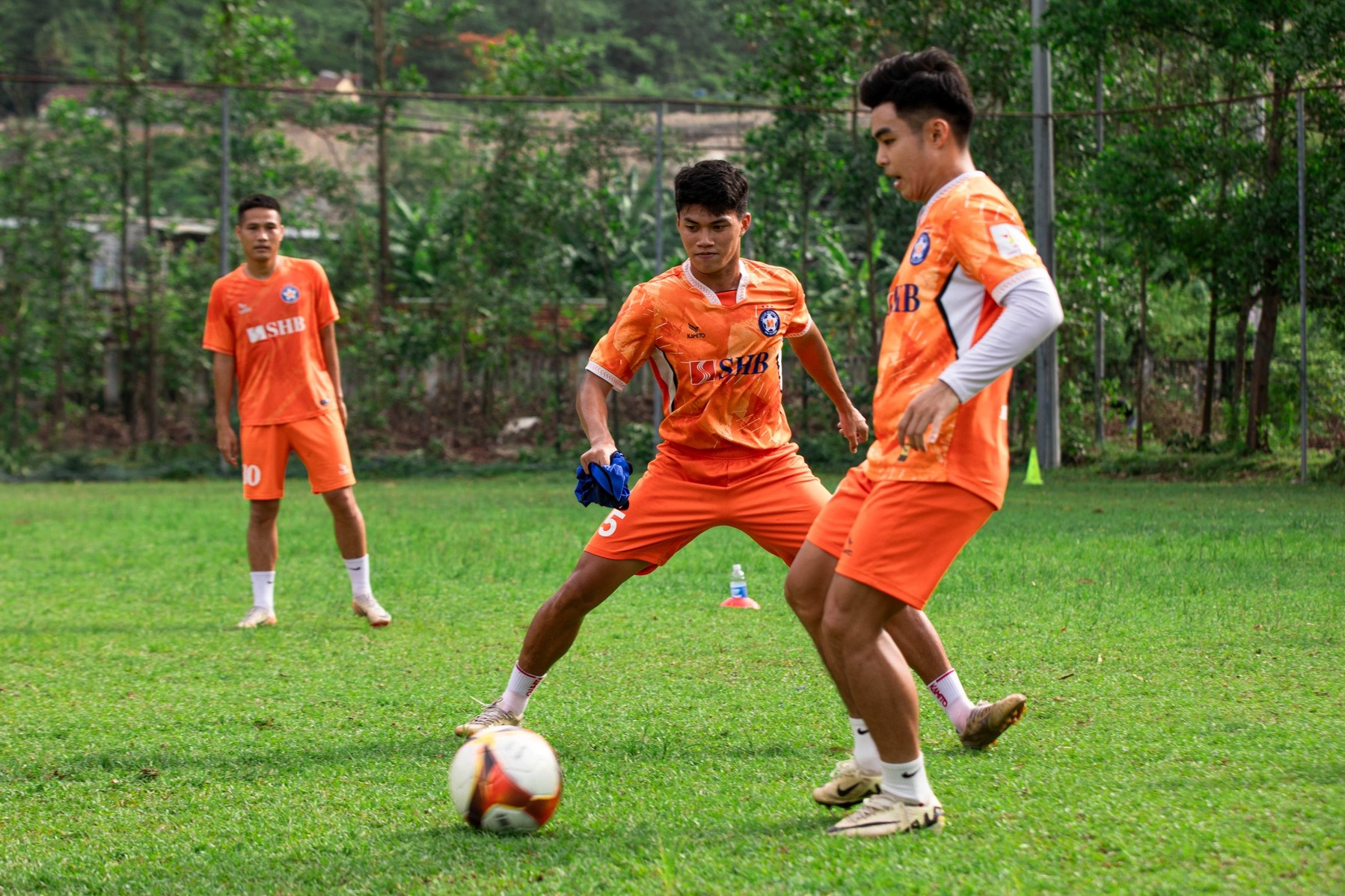 SHB Da Nang players are preparing for the day of returning to V-League 2024-2025. Photo: P.N