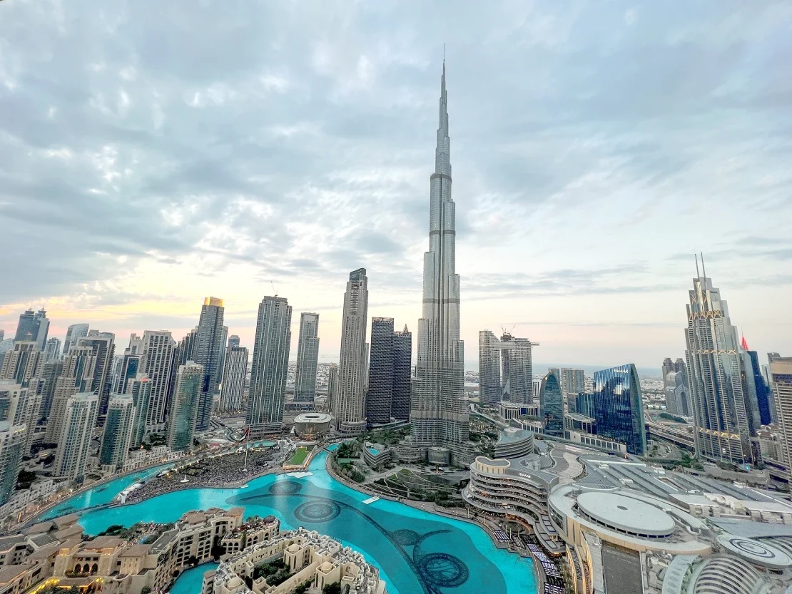 Góc nhìn về Burj Khalifa ở Dubai, tòa nhà cao nhất thế giới được thiết kế bởi SOM. Ảnh: Reuters	