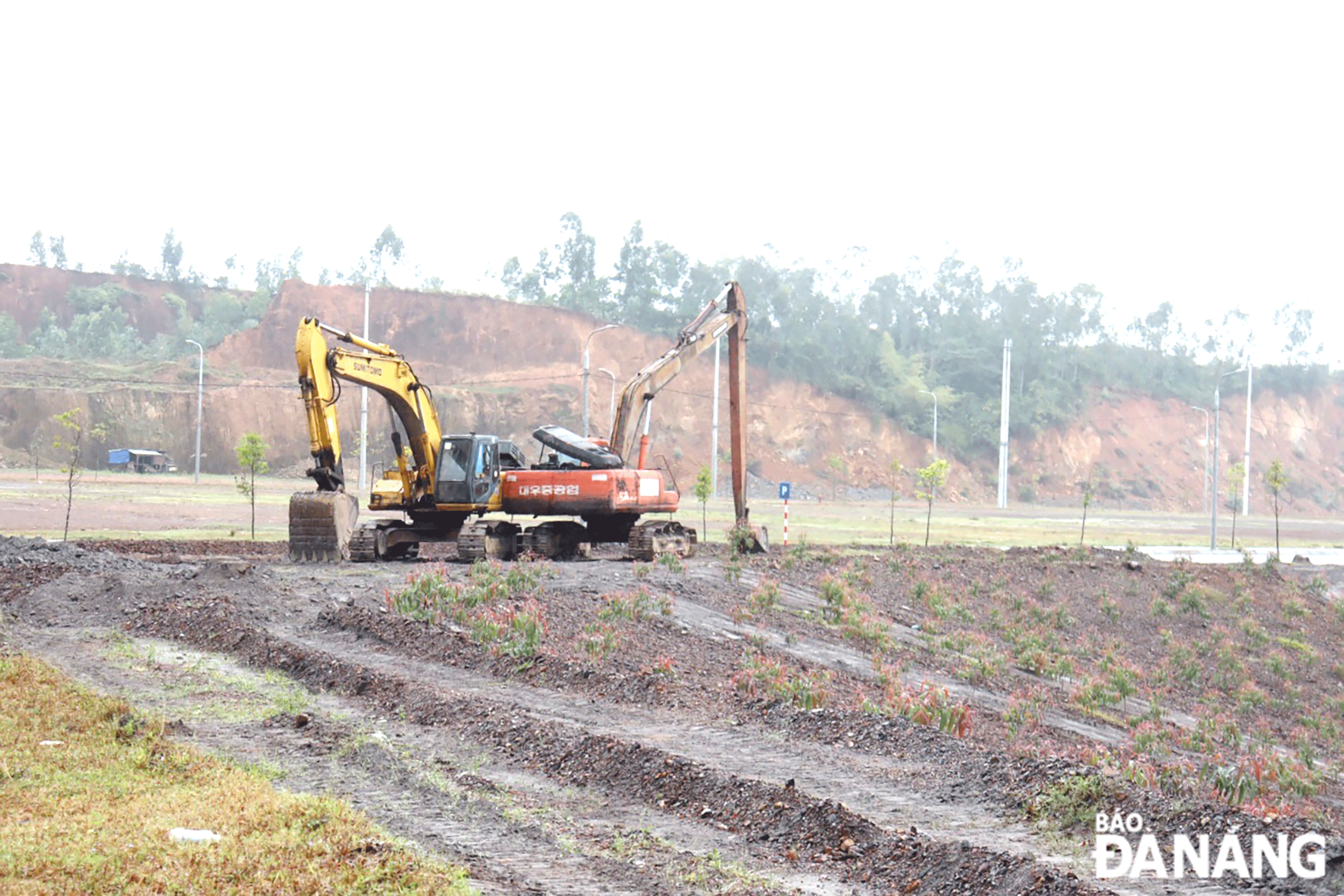 The Da Nang Department of Industry and Trade, and relevant units, are making effort to speed up the progress of the Cam Le Industrial Cluster. Photo: T.TRUC